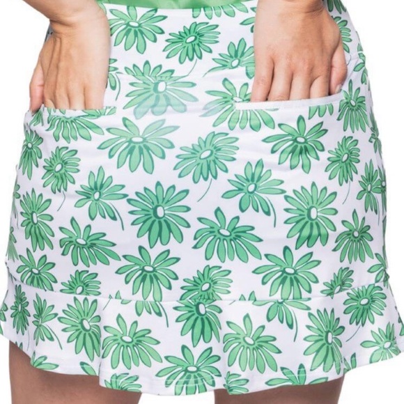 Women’s Golftini Girl Power Ruffle Pull On Skort Small MSRP $116 - Picture 8 of 8